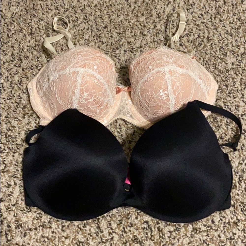 2 32D bras